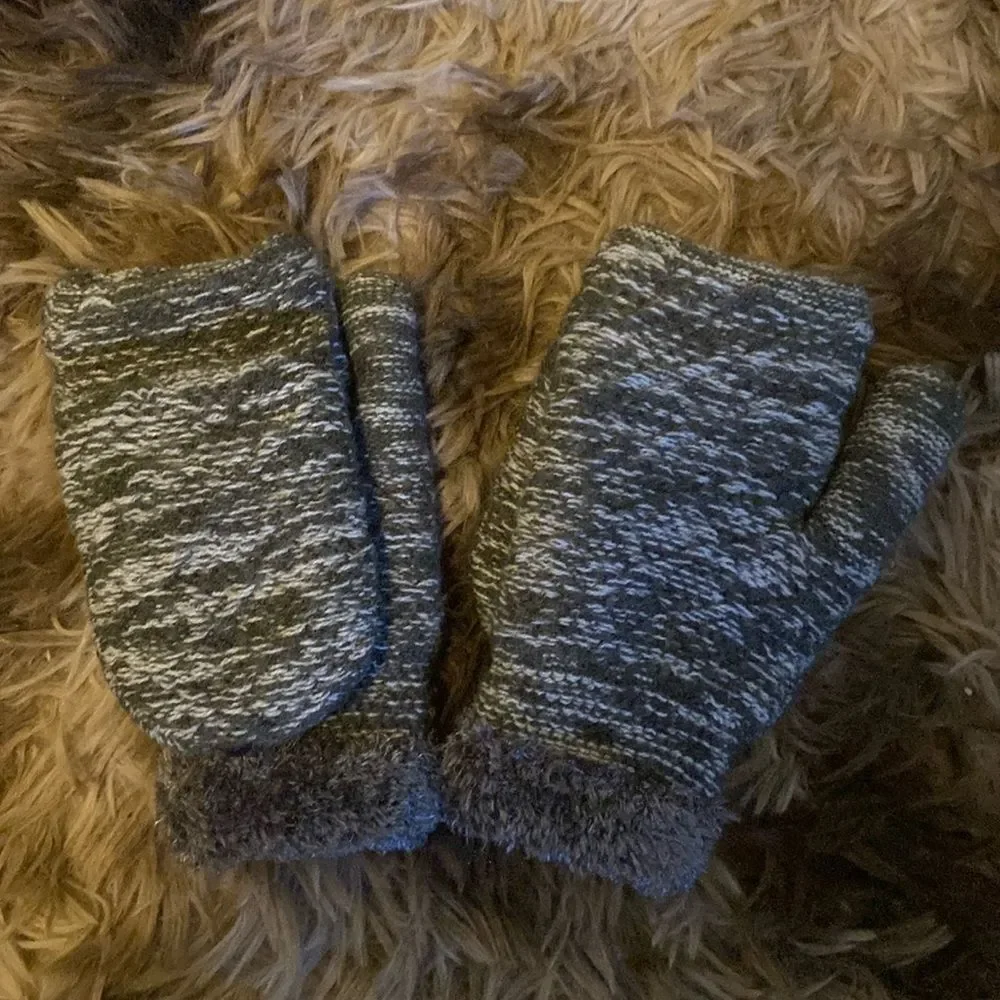 NWOT Sonoma soft & cozy mittens
